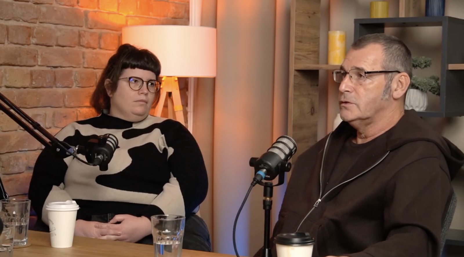 Mir i rat u književnosti 21. veka – POBUNJENI PODCAST – Kritičarska pobuna Ep 1